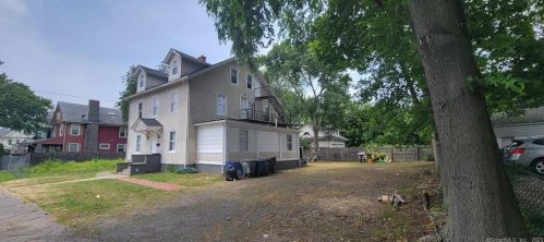 570 Beechwood Ave, Bridgeport, CT 06604-2305