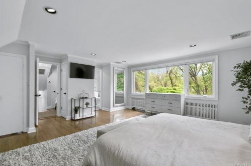 40 Hillandale Rd, Rye Brook NY  10573-1705 exterior