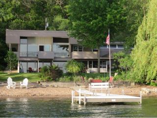18 Moonlight Bay, Stillwater MN  55082-8200 exterior