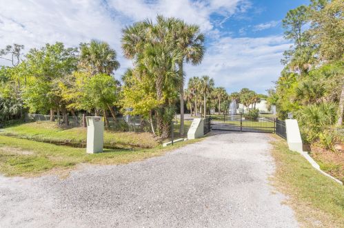 3500 Harlock Rd, Melbourne, FL 32934-8407