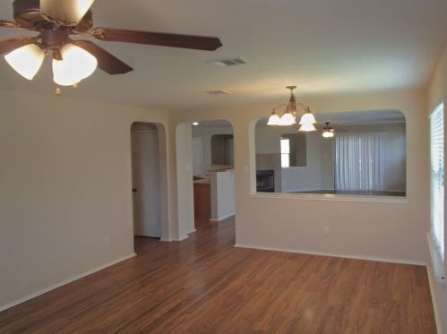 224 Wildwood Dr, Georgetown TX  78633-5167 exterior
