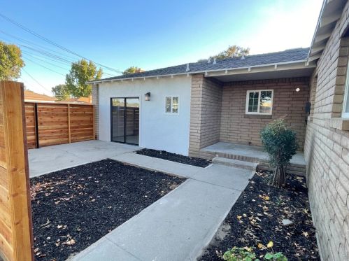 2202 Geneva Dr, Modesto CA  95350-2830 exterior