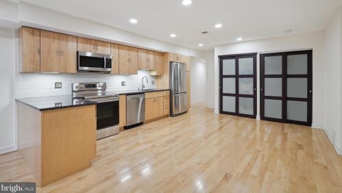 1362 Kenyon St, Washington, DC 20010-2351