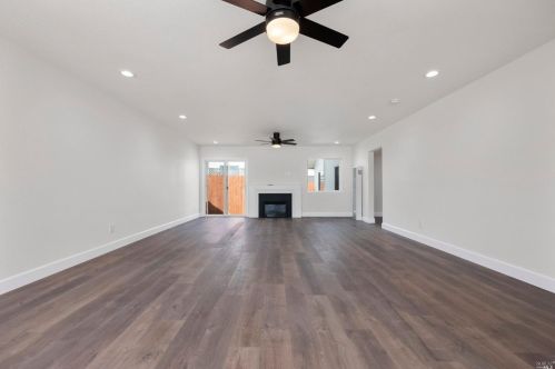 2431 Guerneville Rd, Santa Rosa CA  95403-4101 exterior