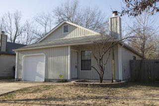 1722 62nd St, Tulsa, OK 74132-1923