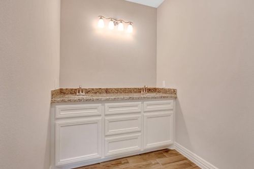 202 Pinnacle, Chita TX  75862-6944 exterior