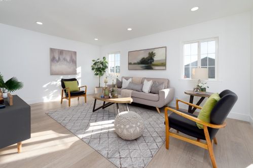 26184 Stanwood Ave, Hayward CA  94544-2736 exterior