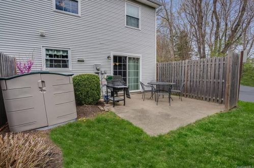 256 Quassaick Ave, Newburgh NY  12553-7655 exterior