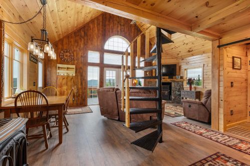 127 Bennett Hl Rd, Columbia NH  03576-3308 exterior