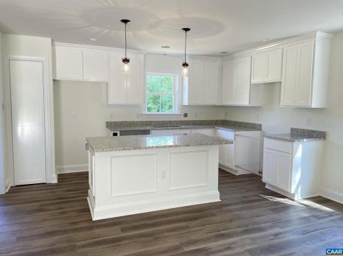 1290 Kennon Rd, Mineral VA  23117-3932 exterior