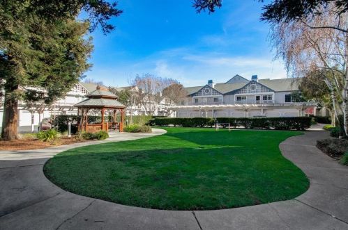 935 Old County Rd, Belmont CA  94002-2701 exterior