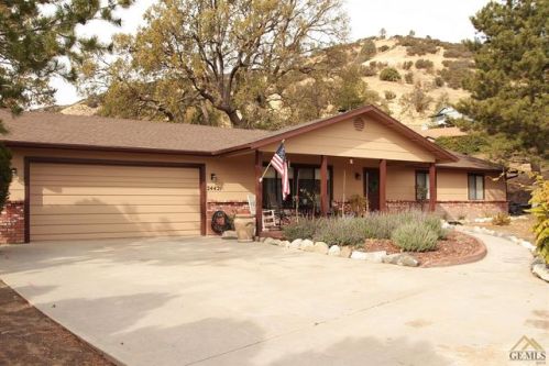 24421 Pueblo Ct, Tehachapi, CA 93561-9272