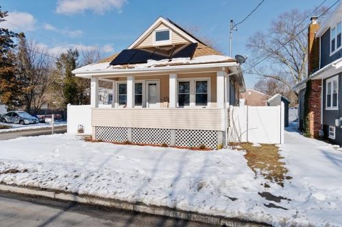 63 Church Ave, Warwick, RI 02889-3377