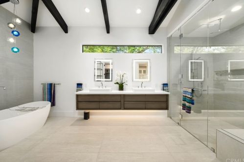 12 Clancy Ln, Rancho Mirage CA  92270-4501 exterior