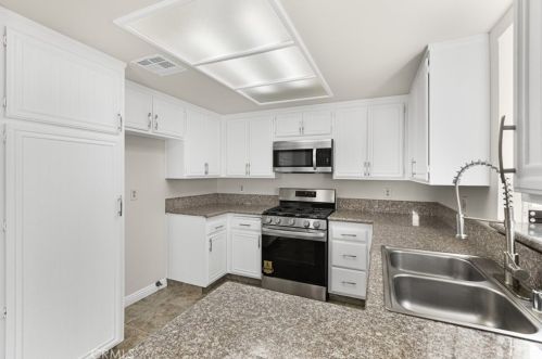 26770 Claudette St, Santa Clarita, CA 91351-4853