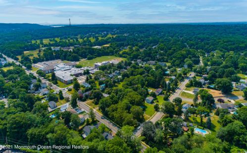 803 Leonardville Rd, Leonardo NJ  07737-1335 exterior