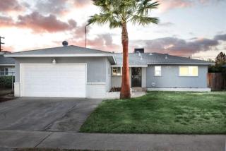 3659 9th St, Fresno, CA 93726-5913