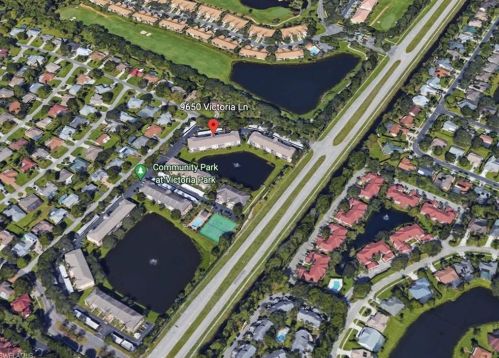 9650 Victoria Ln, Naples FL  34109-1604 exterior