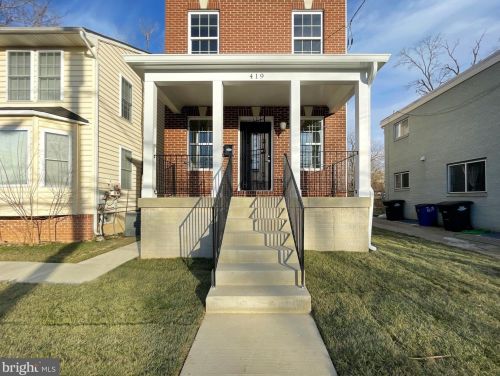419 57th St, Washington, DC 20019-6901