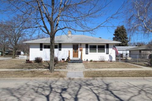 2318 32 St, Kenosha WI  53140-2126 exterior