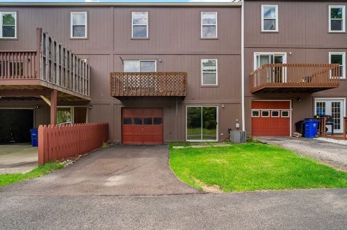 1704 Timberglen Dr, Imperial PA  15126-9248 exterior