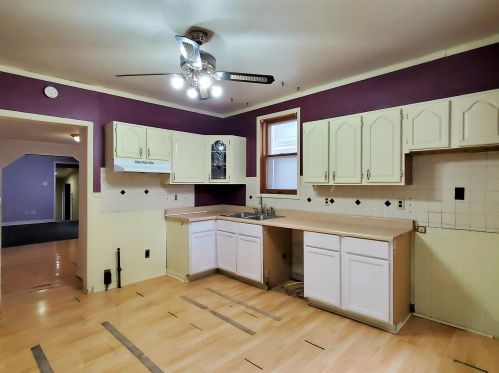 2346 Howell Ave, Milwaukee, WI 53207-1602
