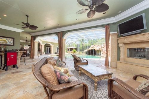 2014 Pioneer Dr, Lakeland FL  33809-4995 exterior