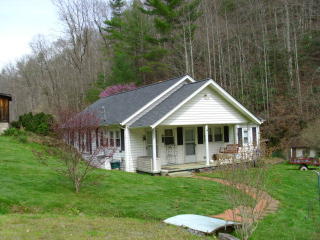 1173 Whitson Branch Rd, Bakersville, NC 28705-7591