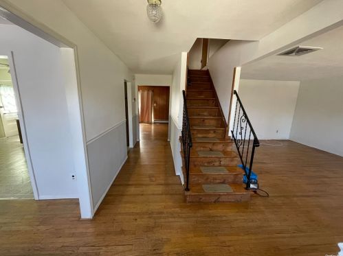 2 Hearth Ln, Brookhaven, NY 11719-9536