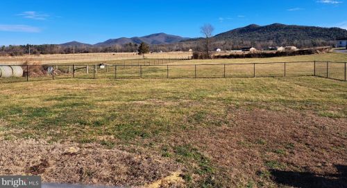 921 Fairview Rd, Richmond National Battlefiel VA  22835-5605 exterior