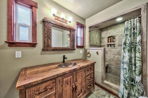 1045 Mohawk St, South Lake Tahoe CA  96150-5232 exterior