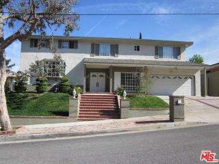22515 Dardenne St, Calabasas CA  91302-5824 exterior