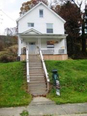 926 Broad St, Ridgway, PA 15853-2115