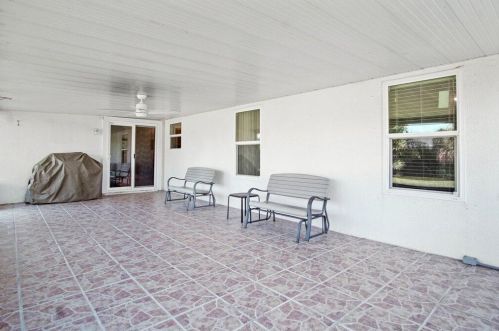 1085 Canary Ter, Fort Pierce FL  34953-1818 exterior