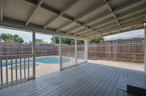 2020 Tokay Ave, Turlock CA  95380-4345 exterior