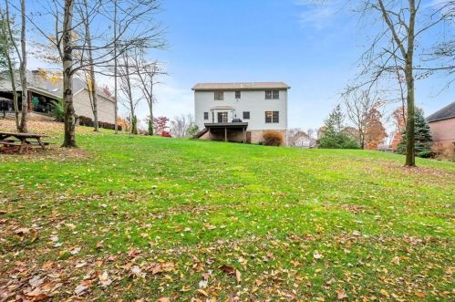 130 Maplevue Dr, Beaver Falls PA  15010-1475 exterior
