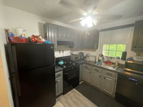 1206 Beaver Rd, Ambridge, PA 15003-1951