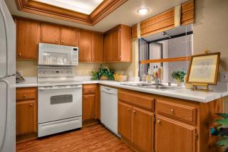 2734 Conejo Canyon Ct, Thousand Oaks CA  91362-5712 exterior