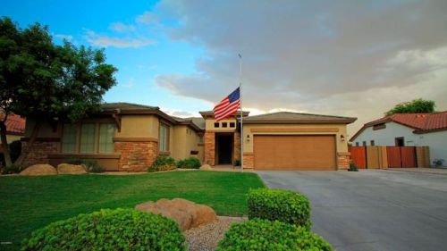 1093 Balboa Dr, Gilbert, AZ 85234-2039