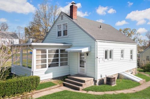 99 Broadmere Rd, Stratford, CT 06614-2506