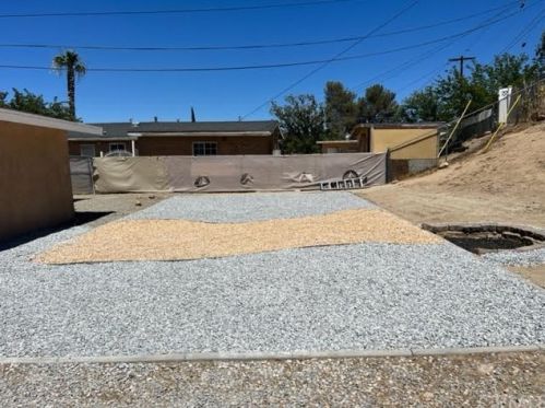 16431 Forrest Ave, Victorville CA  92395-3416 exterior