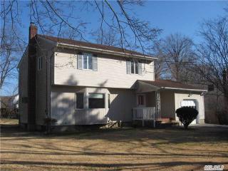 1 South Ave, Smithtown, NY 11787-3823