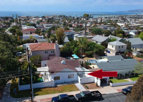 1704 Ebers St, San Diego CA  92107-3504 exterior