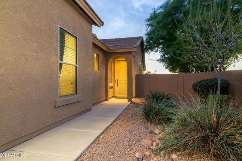 3285 Powell Ct, Gilbert, AZ 85298-8819