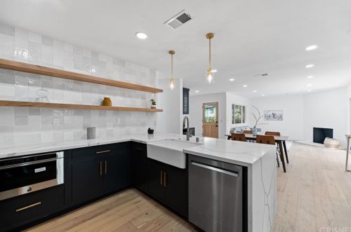 12432 La Maida St, North Hollywood CA  91607-3507 exterior