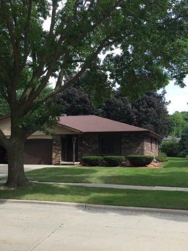 410 Silver Spring Dr, Green Bay, WI 54303-4566