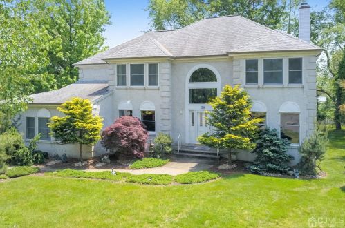 38 Addington Ct, East Brunswick, NJ 08816-5303