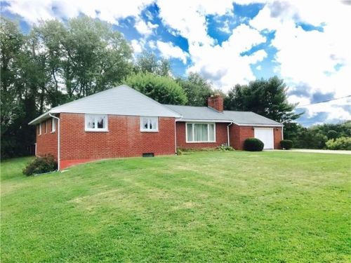 112 7th St, Bentleyville, PA 15314-1221