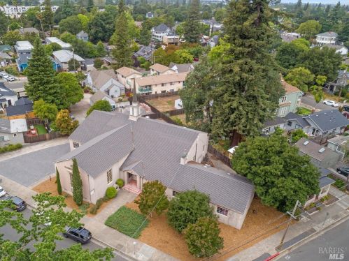 855 7 St, Santa Rosa CA  95401-6106 exterior