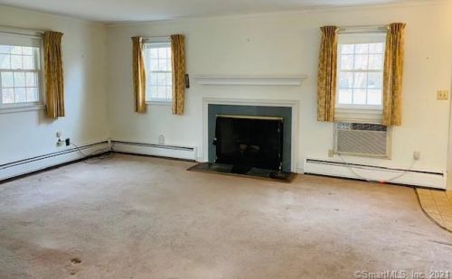 34 Robert Ln, Wallingford CT  06492-4317 exterior